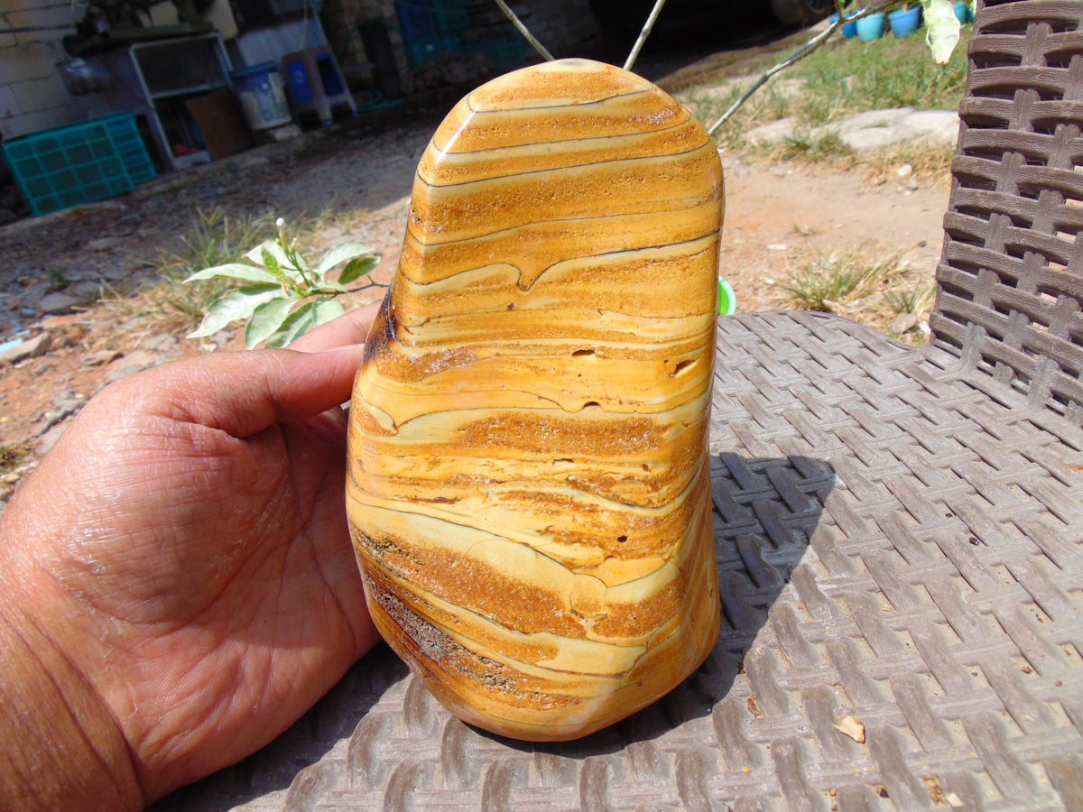 670 gram Polished Indonesia Yellow Aromatic Amber for Healing 26KX1