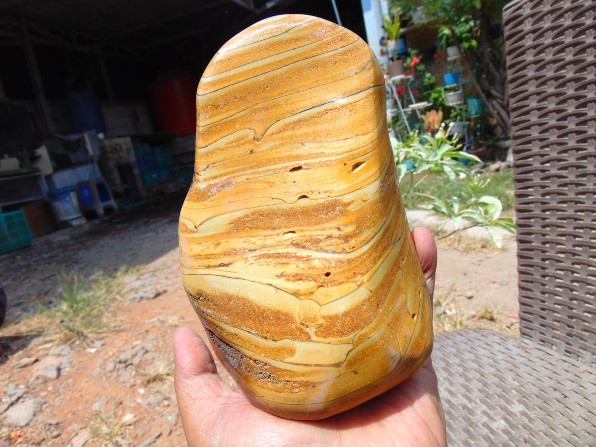 670 gram Polished Indonesia Yellow Aromatic Amber for Healing 26KX1