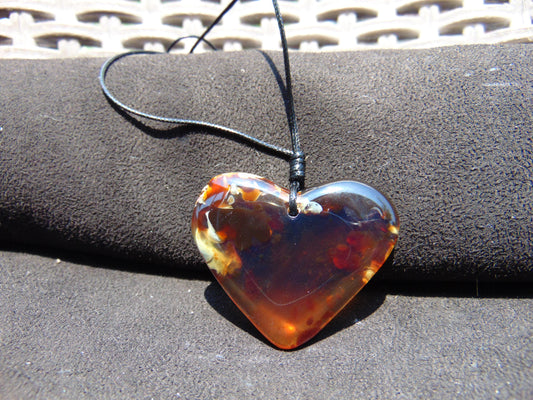 11 gr Heart Pendant Indonesian Blue Amber for Healing PCN661