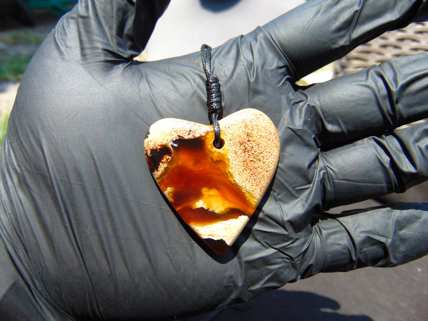 8 gr Heart Pendant Indonesian white Amber for Healing PB175