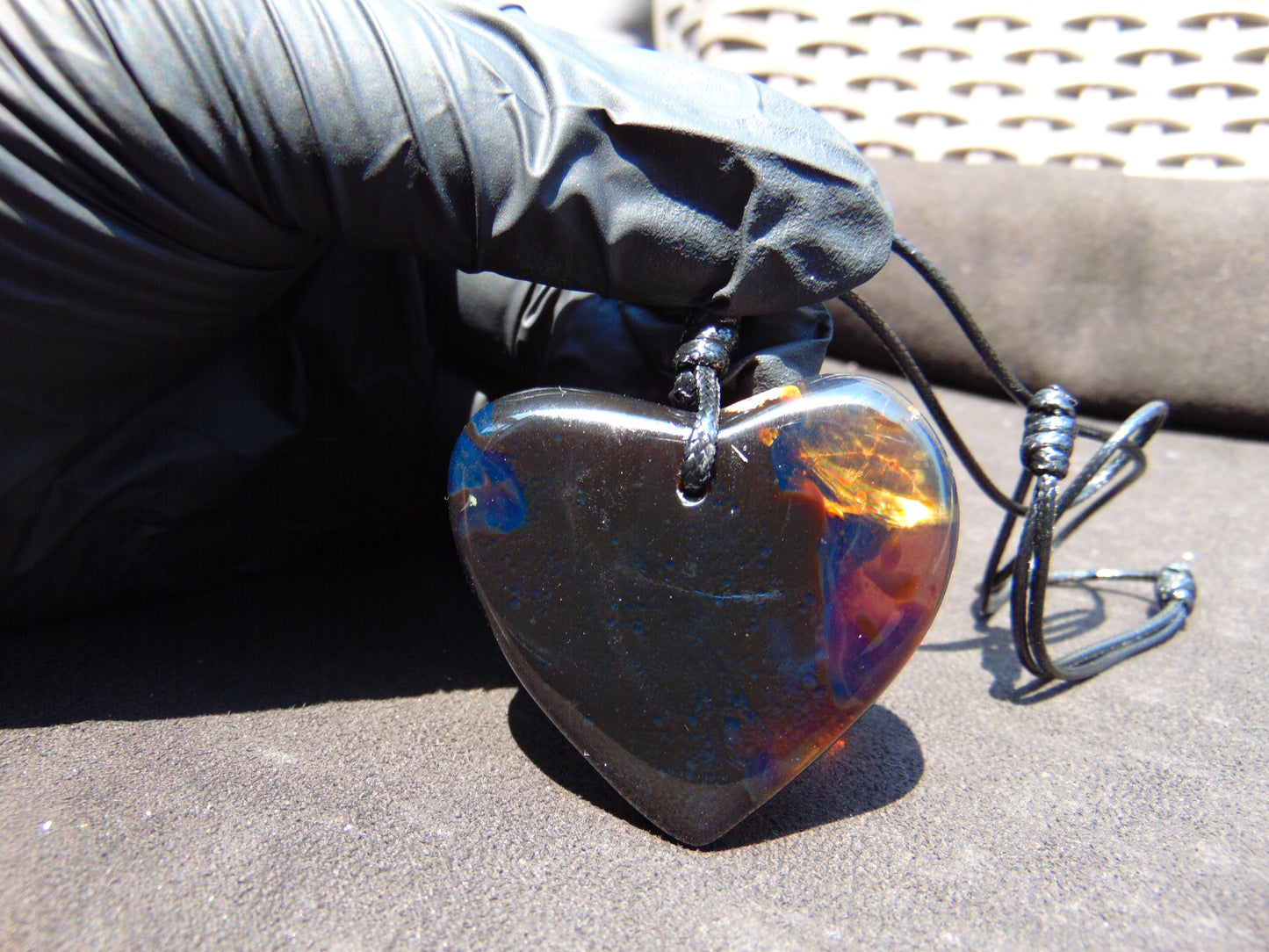 20 gr Heart Pendant Indonesian Black Blue Amber for Healing PDY733