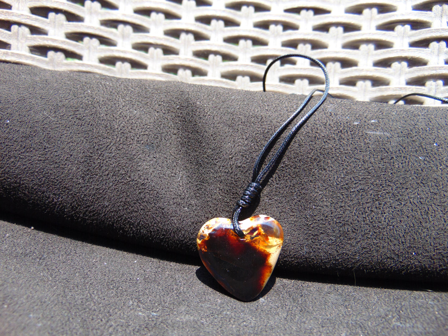 4 gr Heart Pendant Indonesian Amber for Healing PAA139