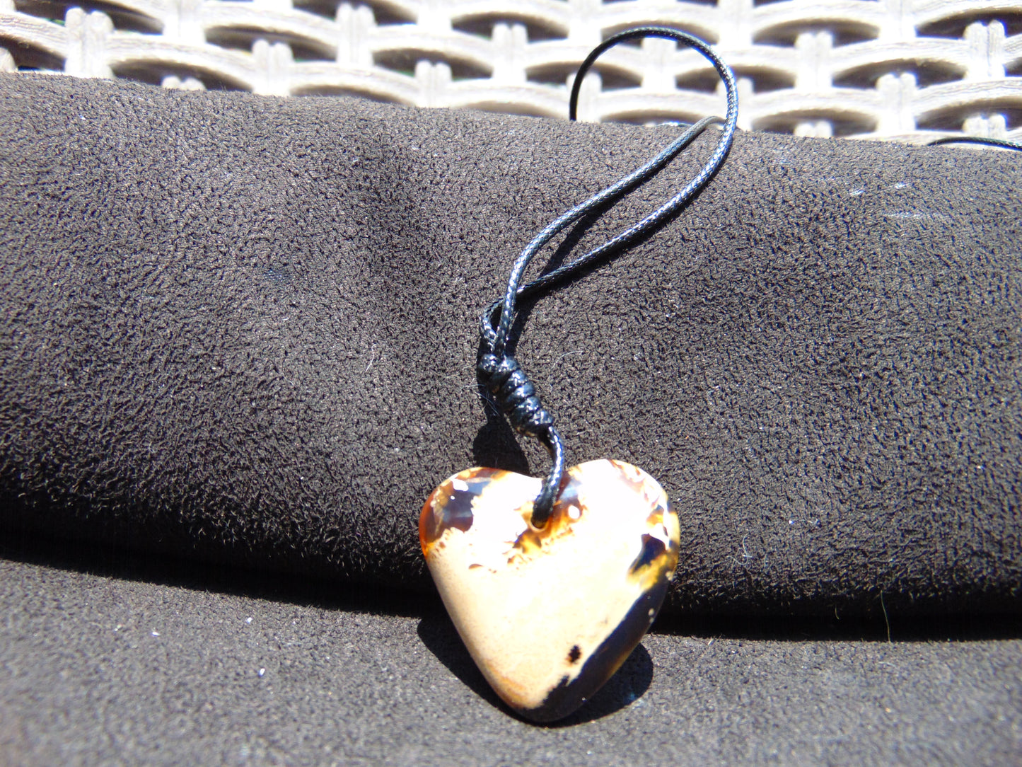 4 gr Heart Pendant Indonesian Amber for Healing PAA139