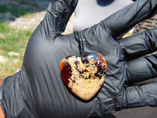 13 gr Heart Pendant Indonesian White Amber for Healing PCA134
