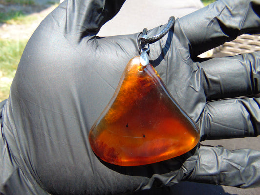 19 gr Pendant Indonesian Cherry Amber for Healing 25F15
