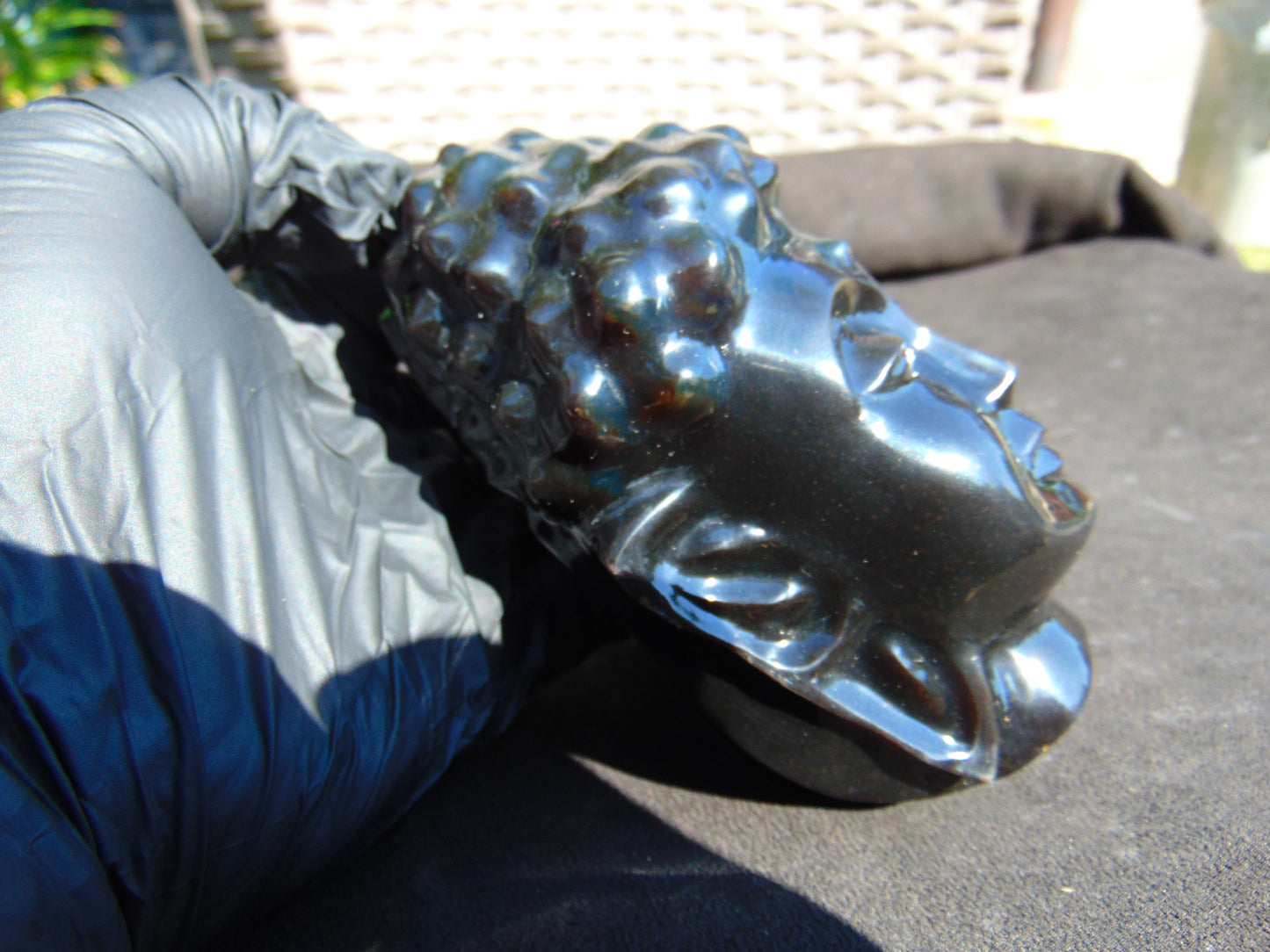 282 gr Buddha head carving 119x73x65 mm on Indonesian Black Blue Amber for Healing BD3D1