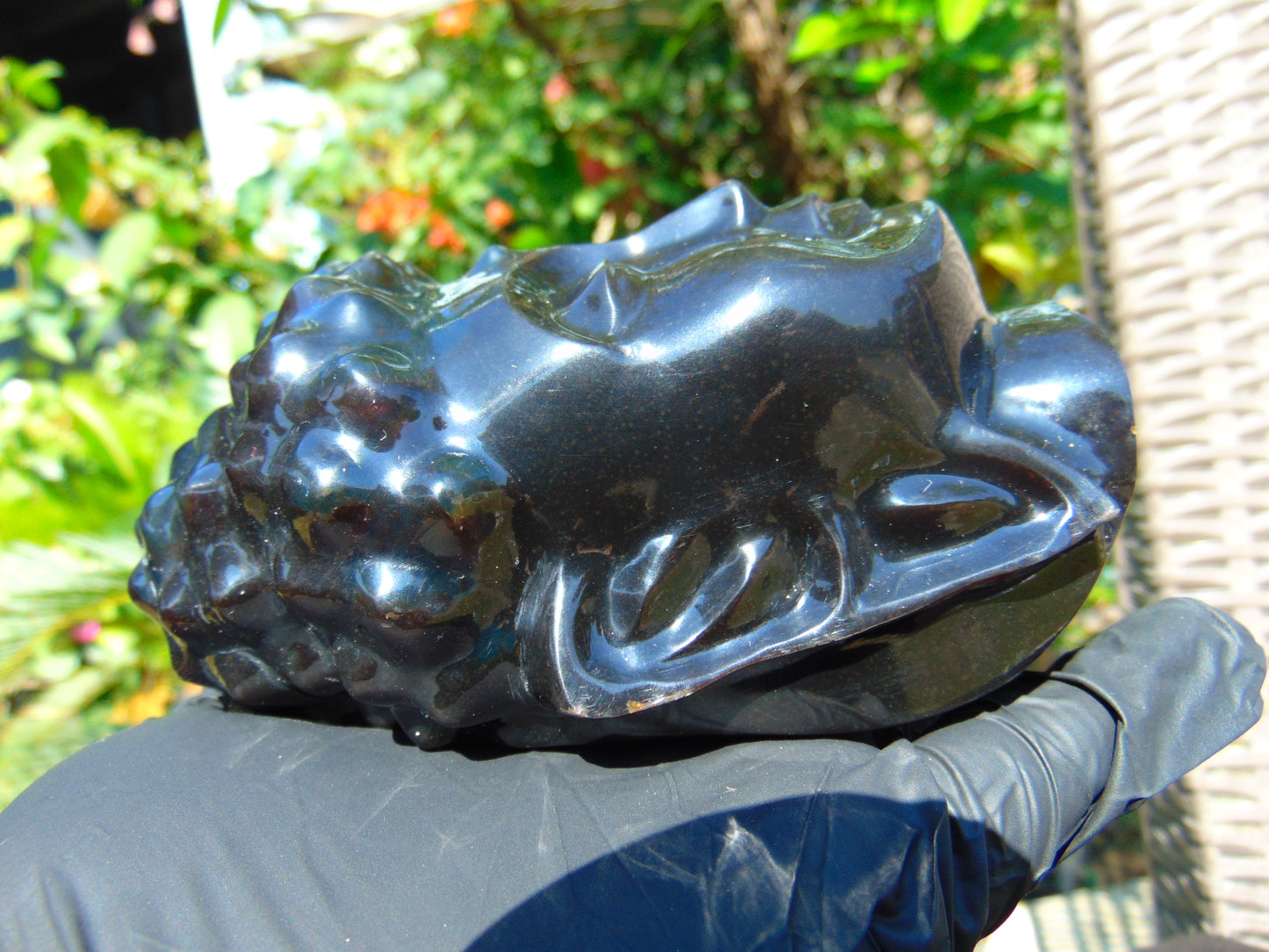 282 gr Buddha head carving 119x73x65 mm on Indonesian Black Blue Amber for Healing BD3D1