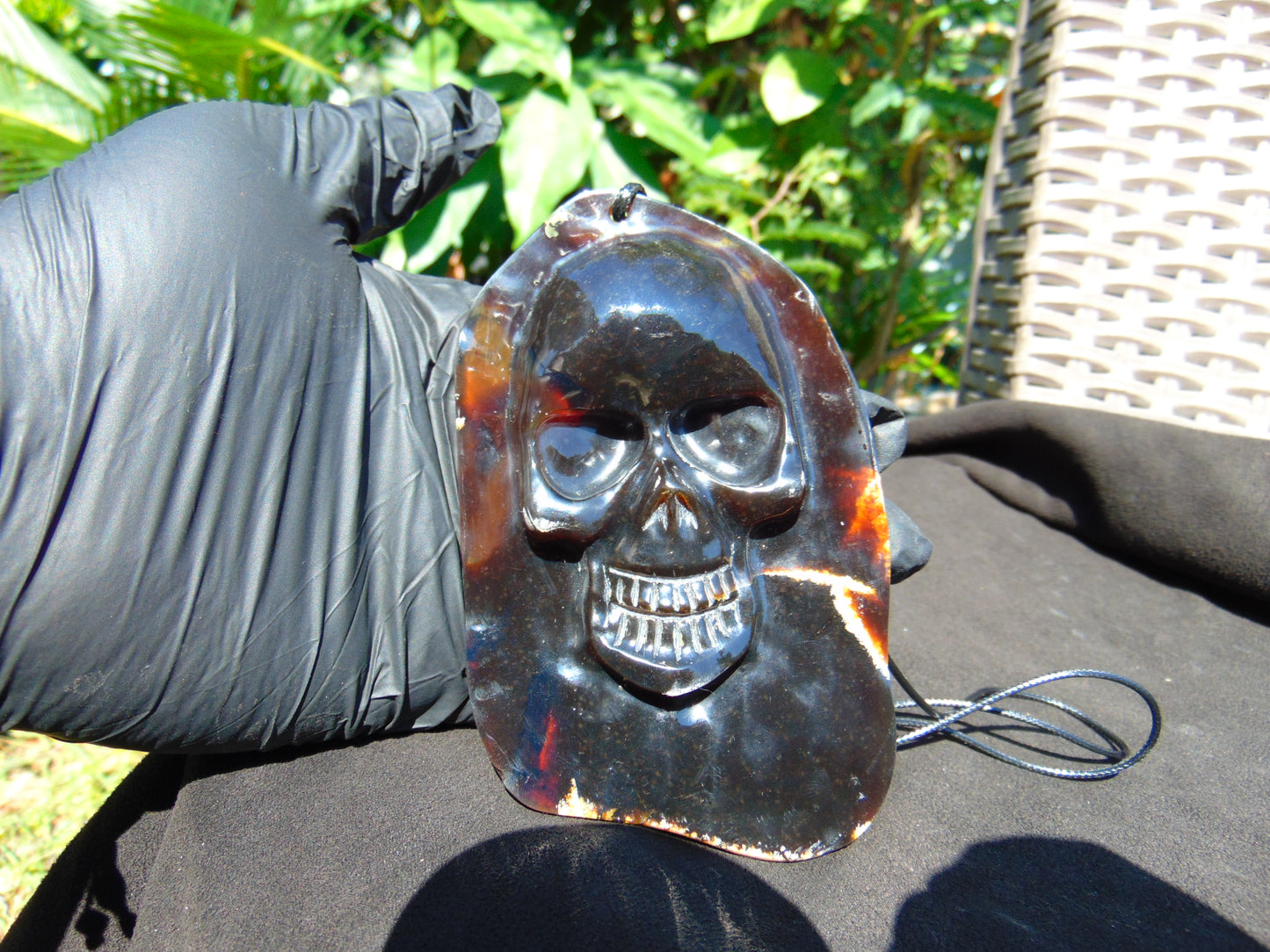 65 gr Skull carving Pendant Indonesian Amber for Healing S2D11