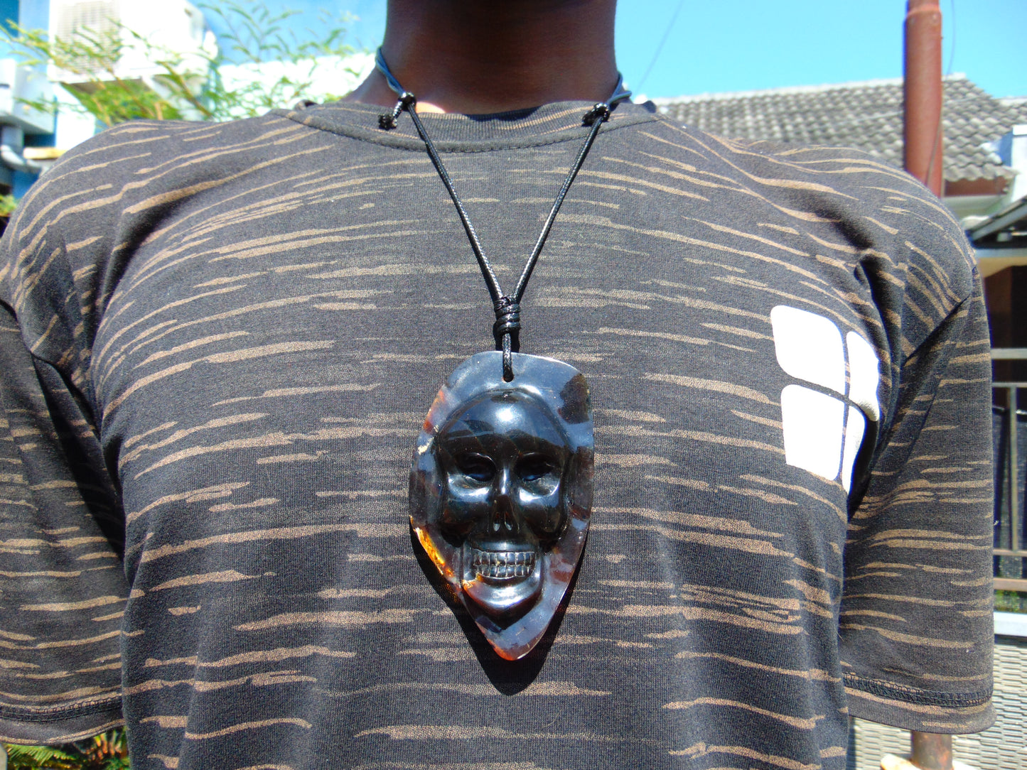 35 gr Skull carving Pendant Indonesian Amber for Healing S2D8