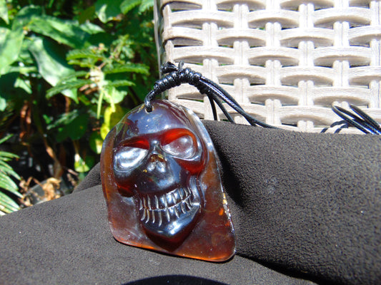 25 gr Skull carving Pendant Indonesian Amber for Healing S2D17