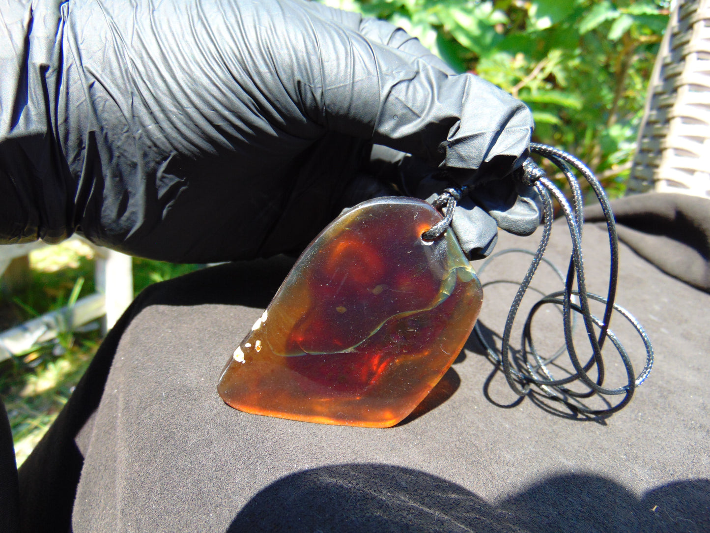 25 gr Skull carving Pendant Indonesian Amber for Healing S2D17