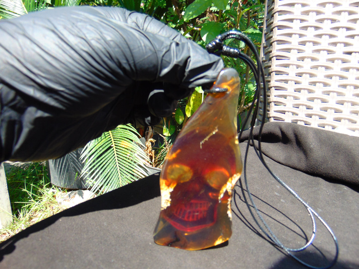 37 gr Skull carving Pendant Indonesian Amber for Healing S2D4