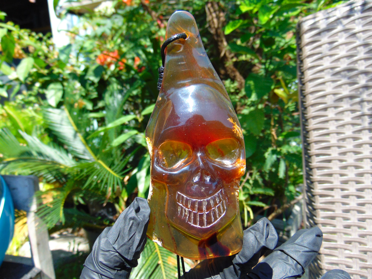 37 gr Skull carving Pendant Indonesian Amber for Healing S2D4