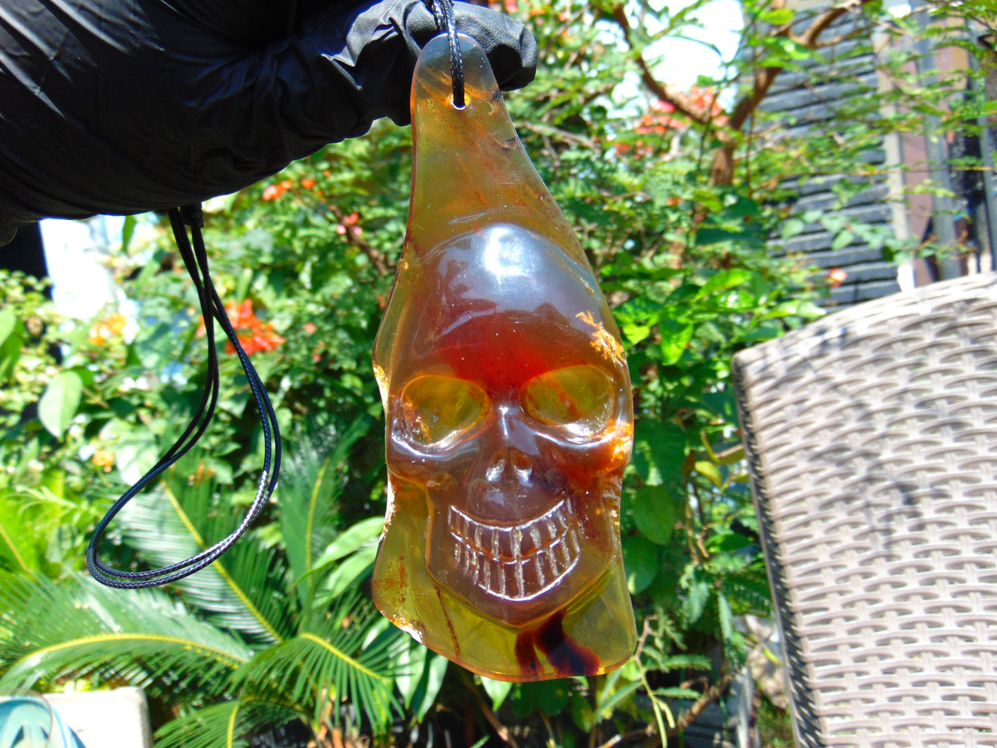 37 gr Skull carving Pendant Indonesian Amber for Healing S2D4