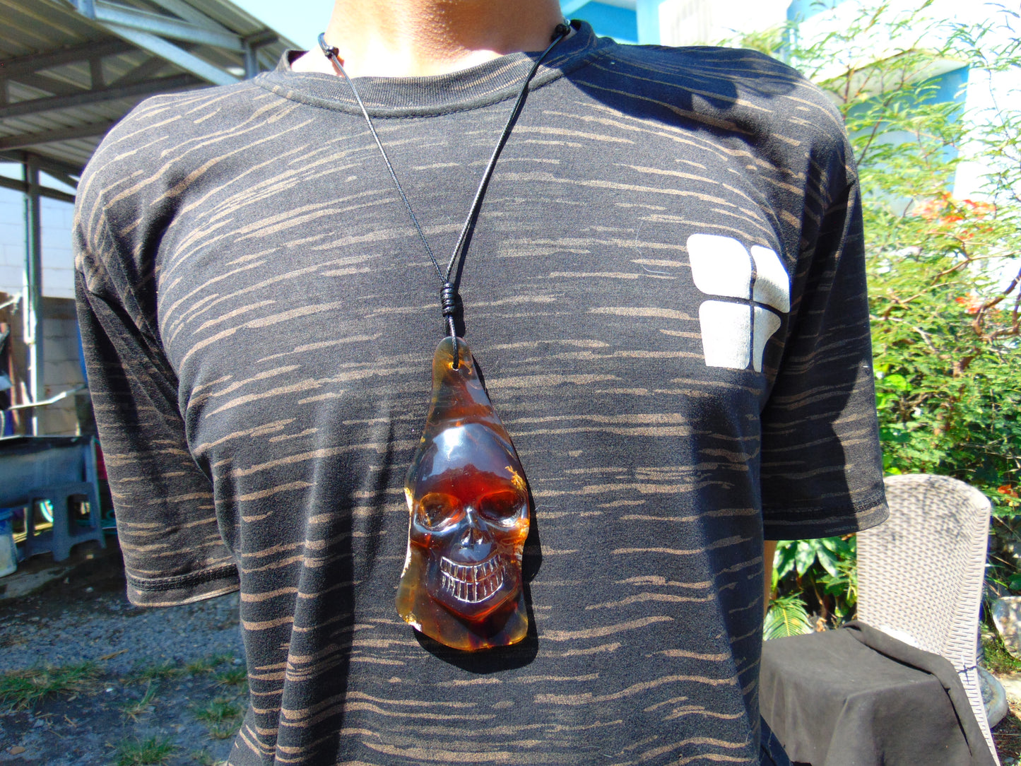 37 gr Skull carving Pendant Indonesian Amber for Healing S2D4