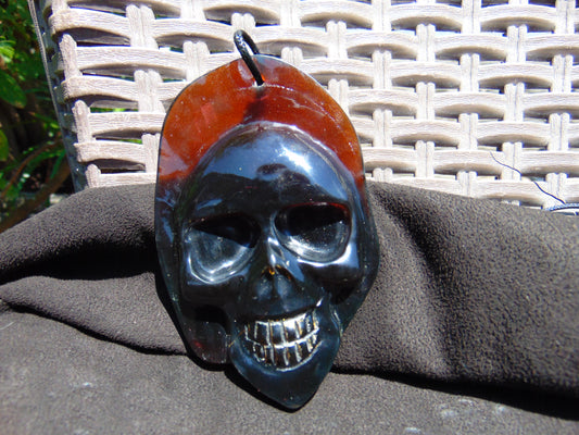 38 gr Skull carving Pendant Indonesian Amber for Healing S2D15