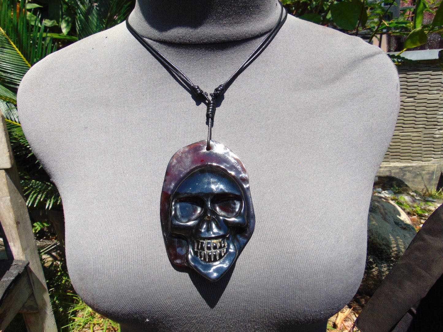 38 gr Skull carving Pendant Indonesian Amber for Healing S2D15