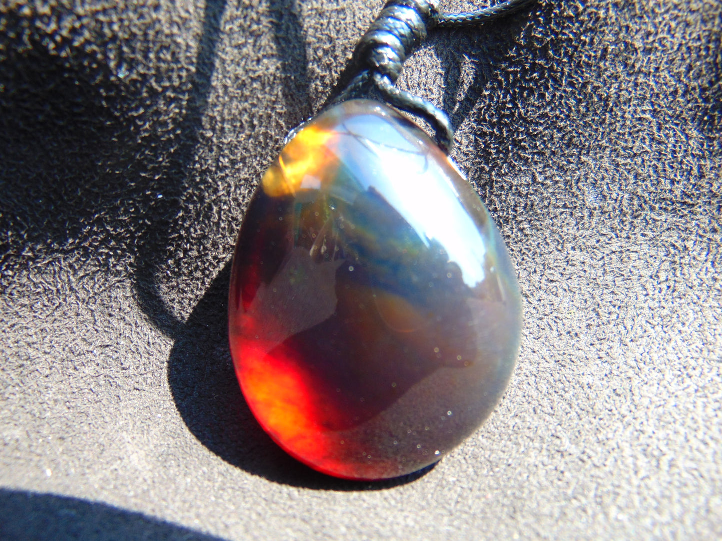 20 gr Pendant 44x33x25 mm Indonesia Sumatera Blue Amber PDY110