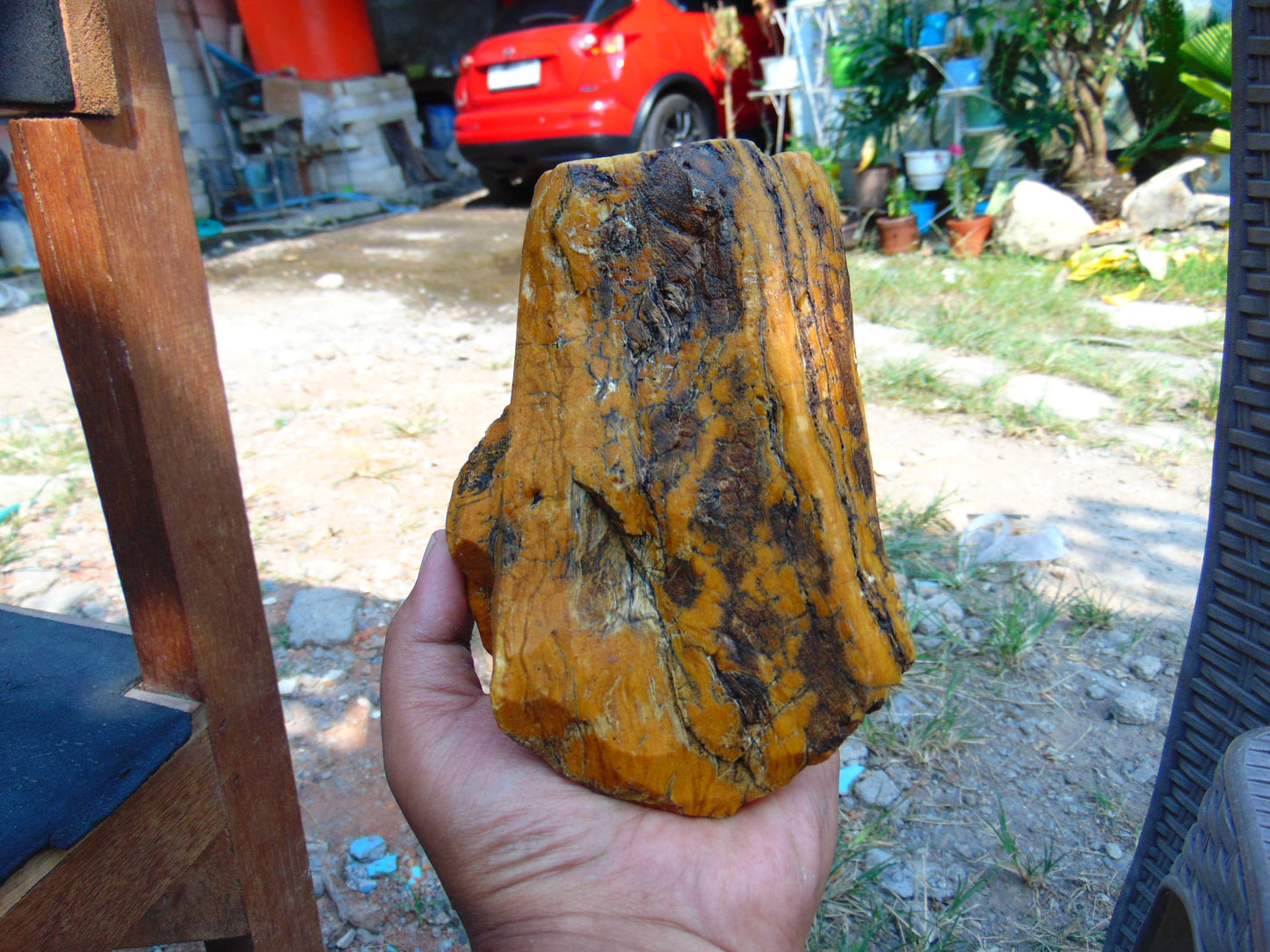 488 gram Polished Indonesia Yellow Aromatic Amber for Healing AY26M143