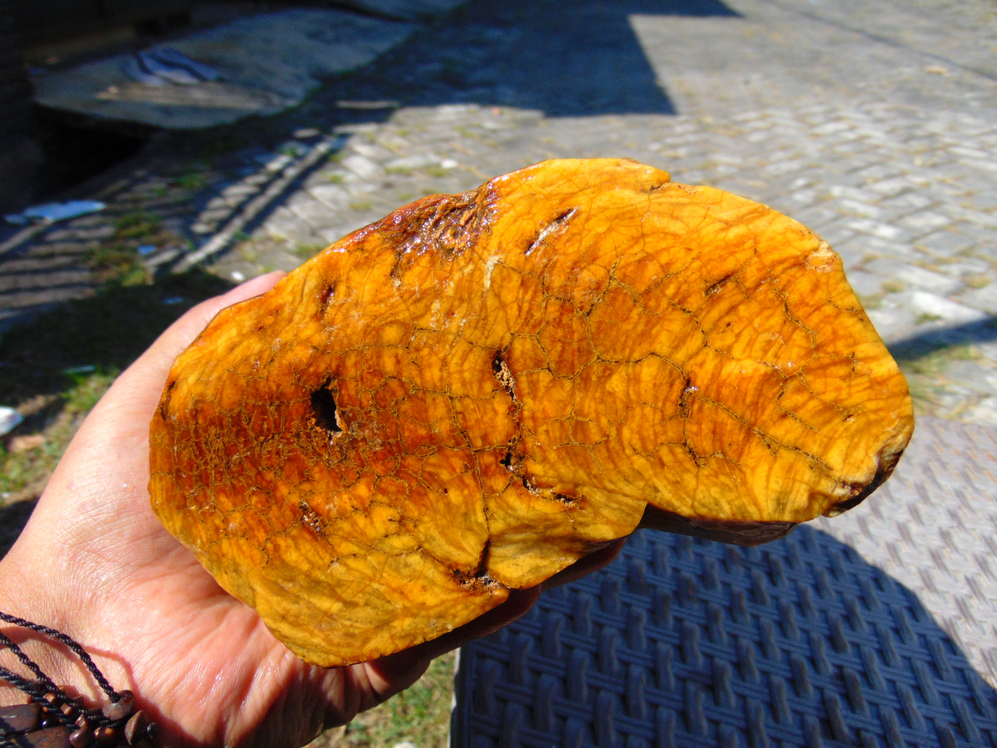 1.326 gram Polished Indonesia Yellow Fragrance Amber for Healing AYAR10
