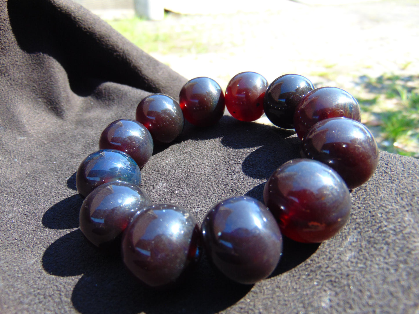 56 gram 12 Beads Mala Bracelet Indonesian Cherry Red Blue Amber 20 mm for Healing G20B109