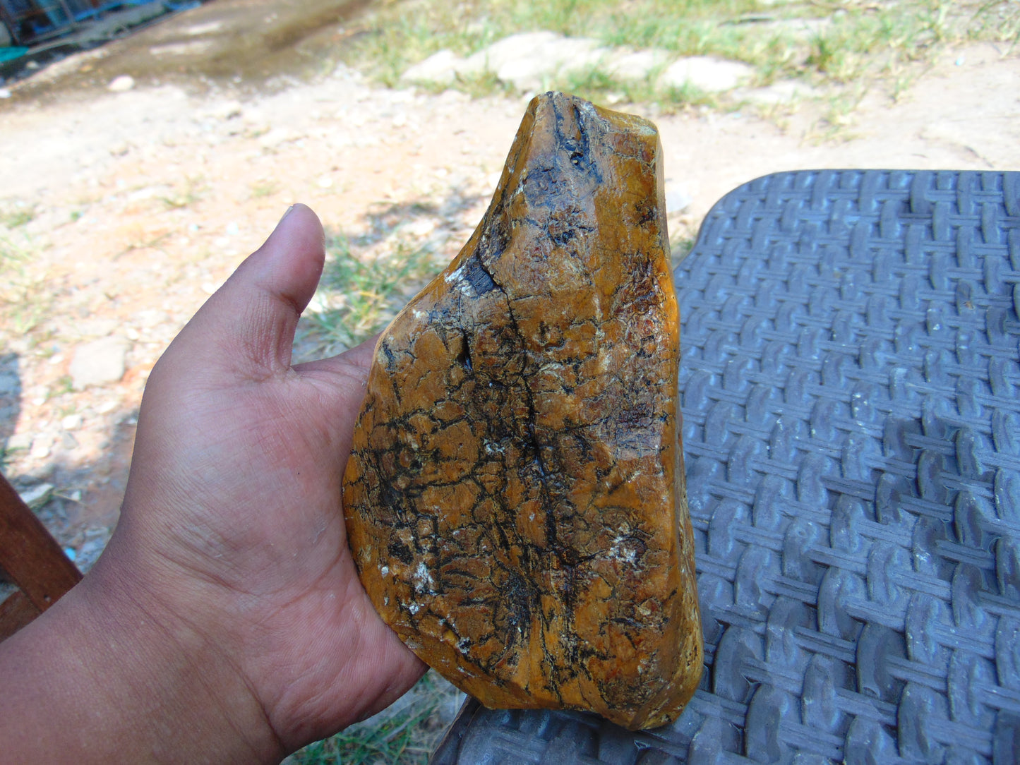 346 gram Polished Indonesia Yellow Aromatic Amber for Healing AY26M141