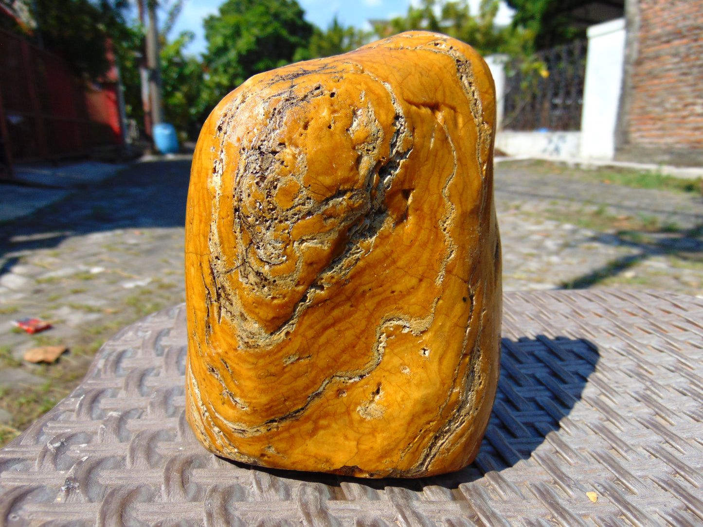 460 gram Polished Indonesia Yellow Fragrance Amber for Healing AYAR05