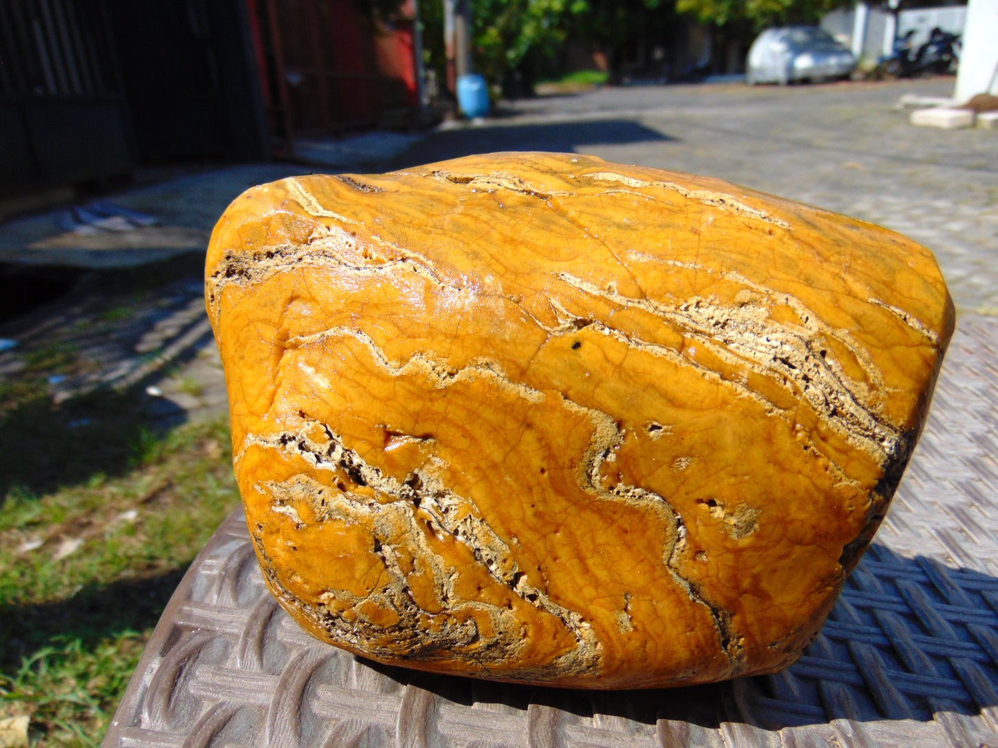 460 gram Polished Indonesia Yellow Fragrance Amber for Healing AYAR05