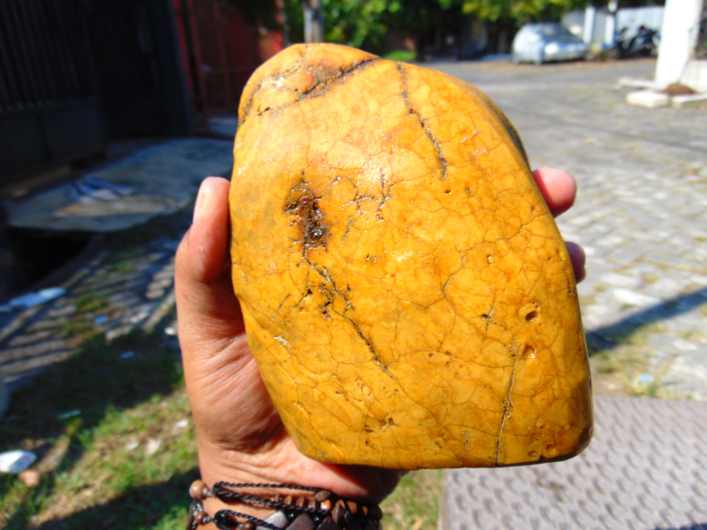 460 gram Polished Indonesia Yellow Fragrance Amber for Healing AYAR05