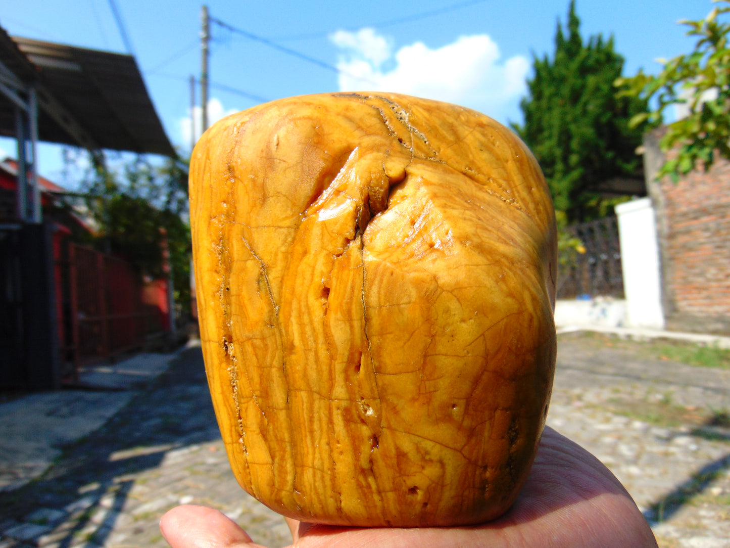 488 gram Polished Indonesia Yellow Fragrance Amber for Healing AYAR07