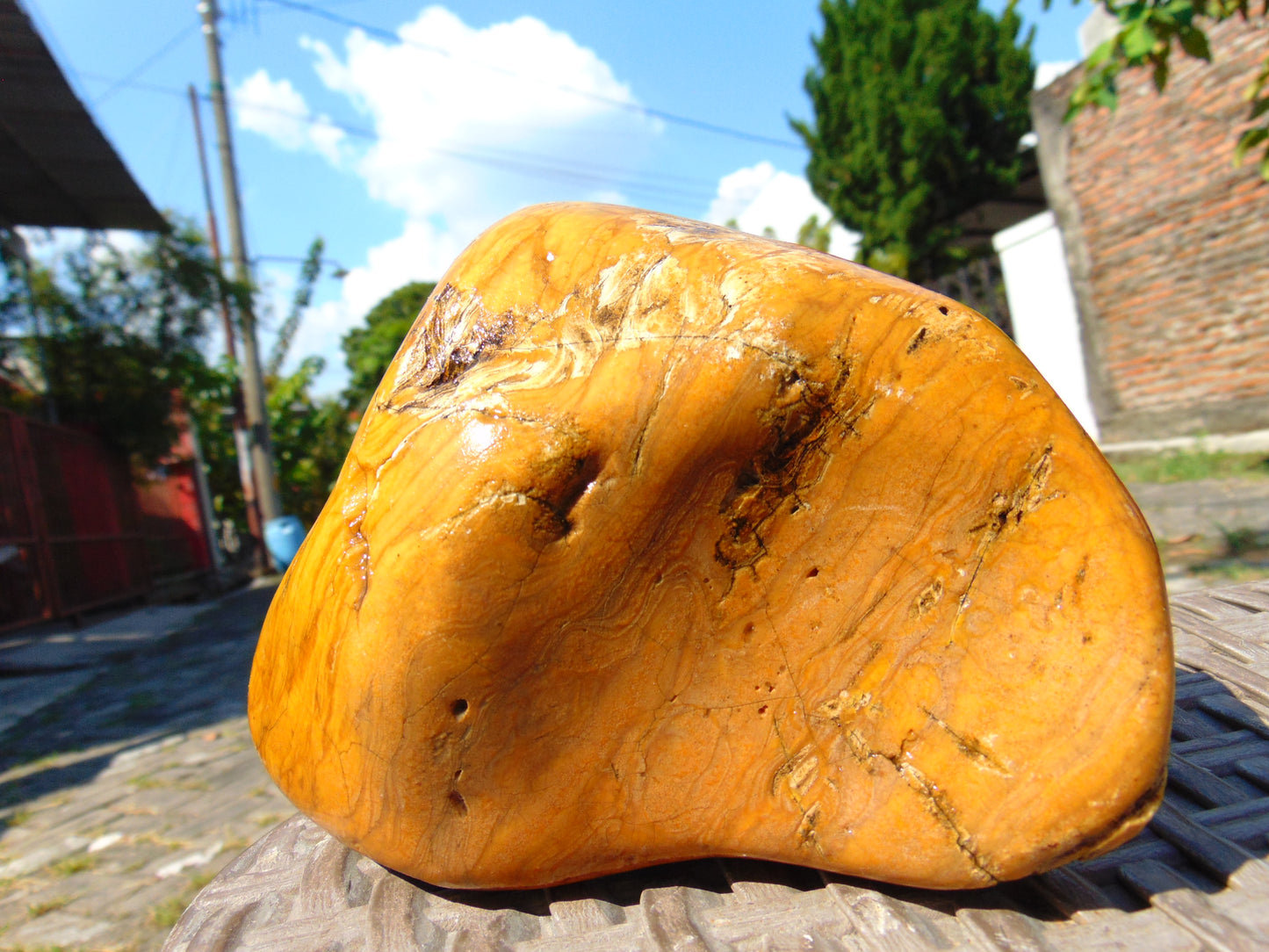 343 gram Polished Indonesia Yellow Fragrance Amber for Healing KM10