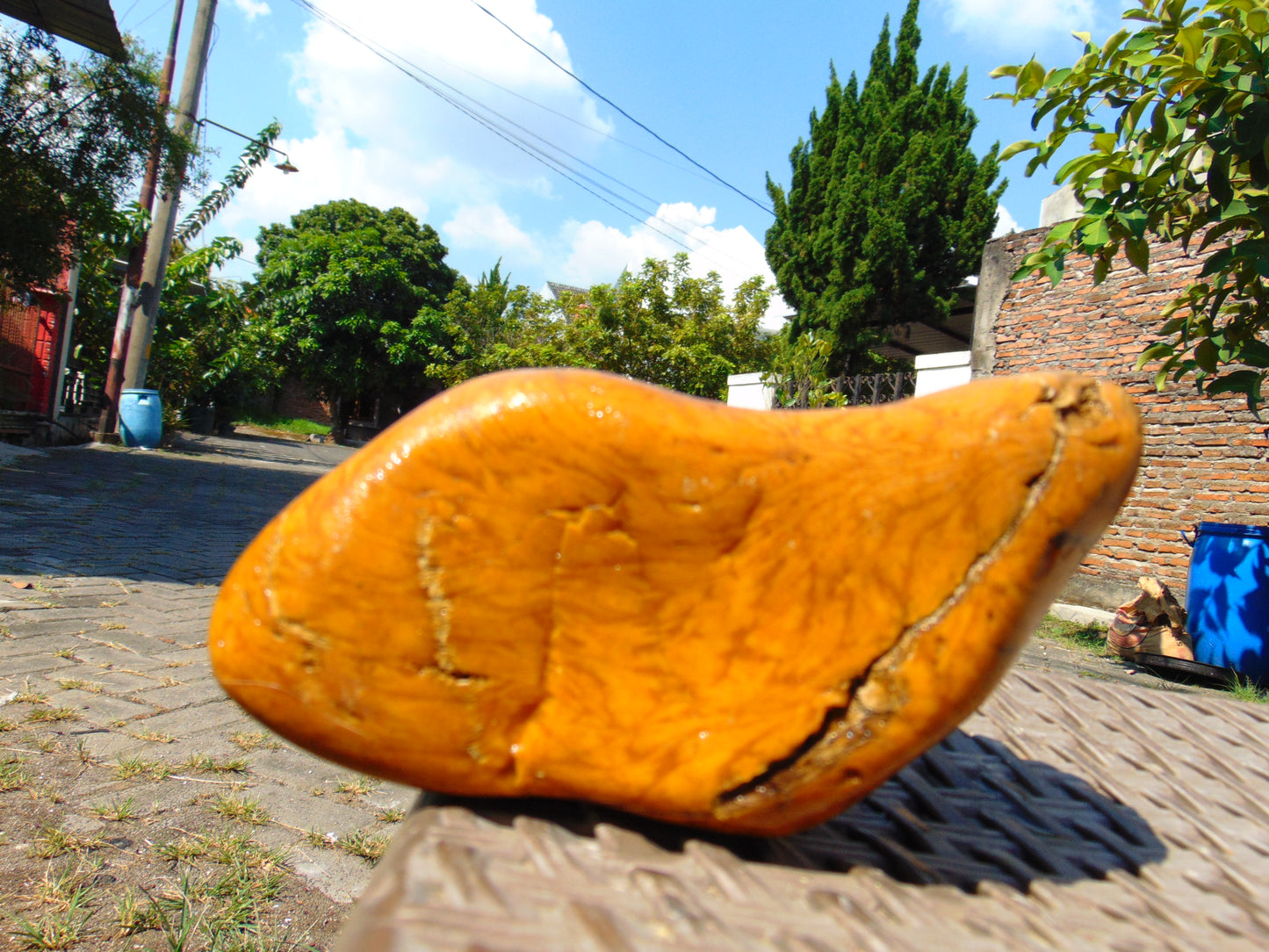 343 gram Polished Indonesia Yellow Fragrance Amber for Healing KM10