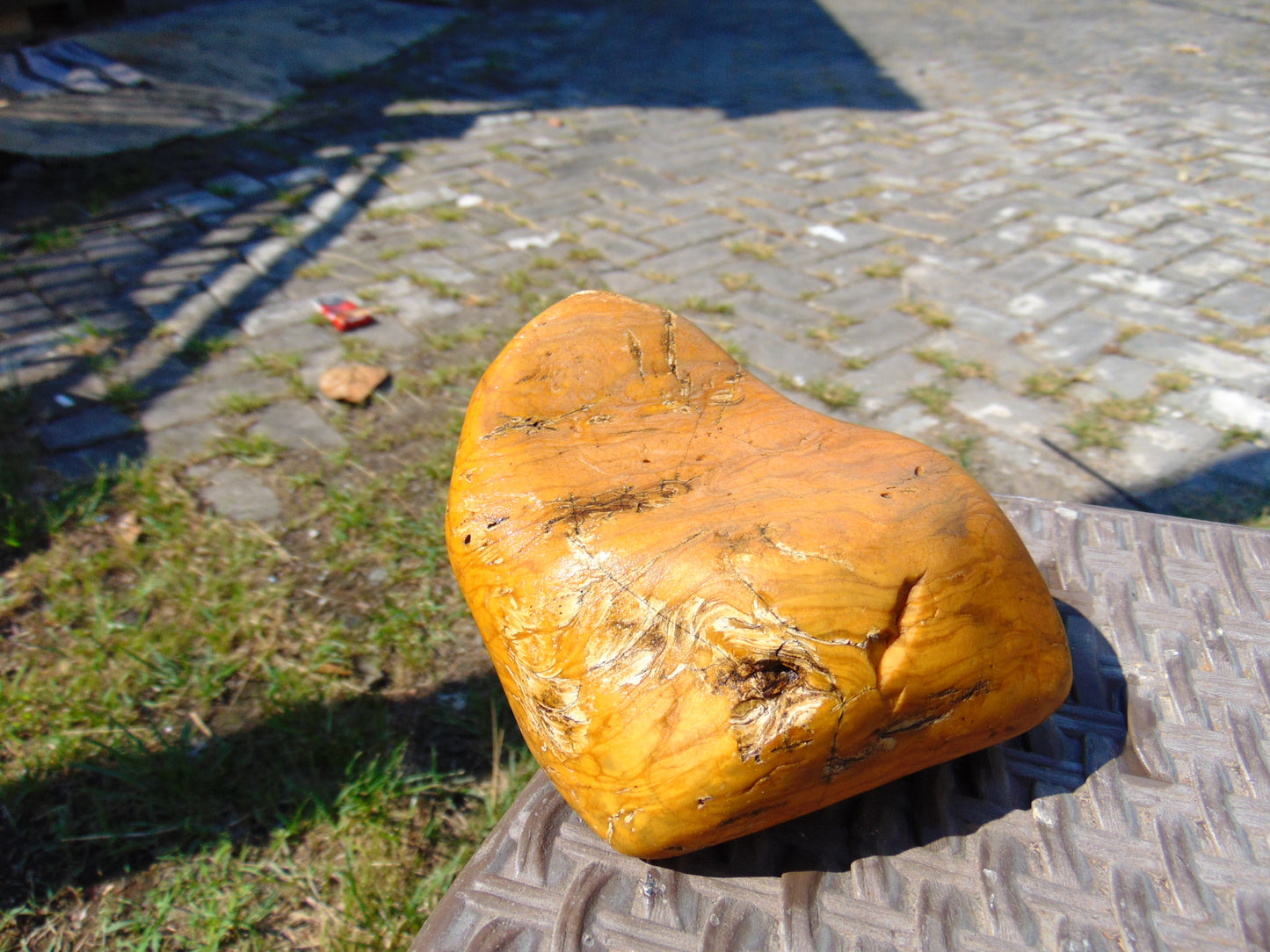 343 gram Polished Indonesia Yellow Fragrance Amber for Healing KM10