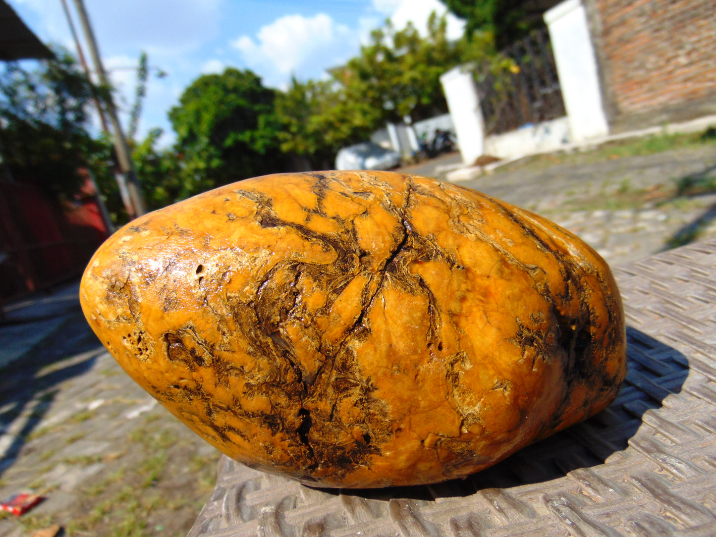 462 gram Polished Indonesia Yellow Fragrance Amber for Healing AYAR06