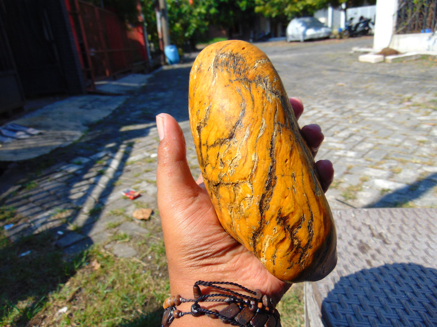 462 gram Polished Indonesia Yellow Fragrance Amber for Healing AYAR06