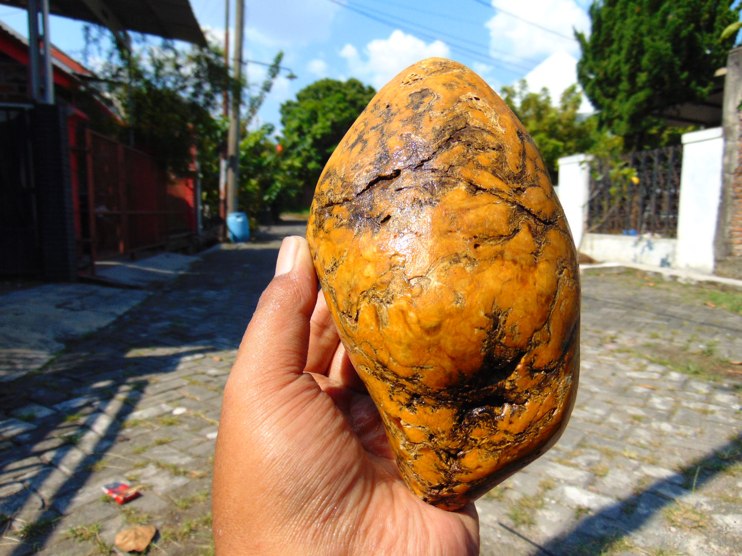 462 gram Polished Indonesia Yellow Fragrance Amber for Healing AYAR06