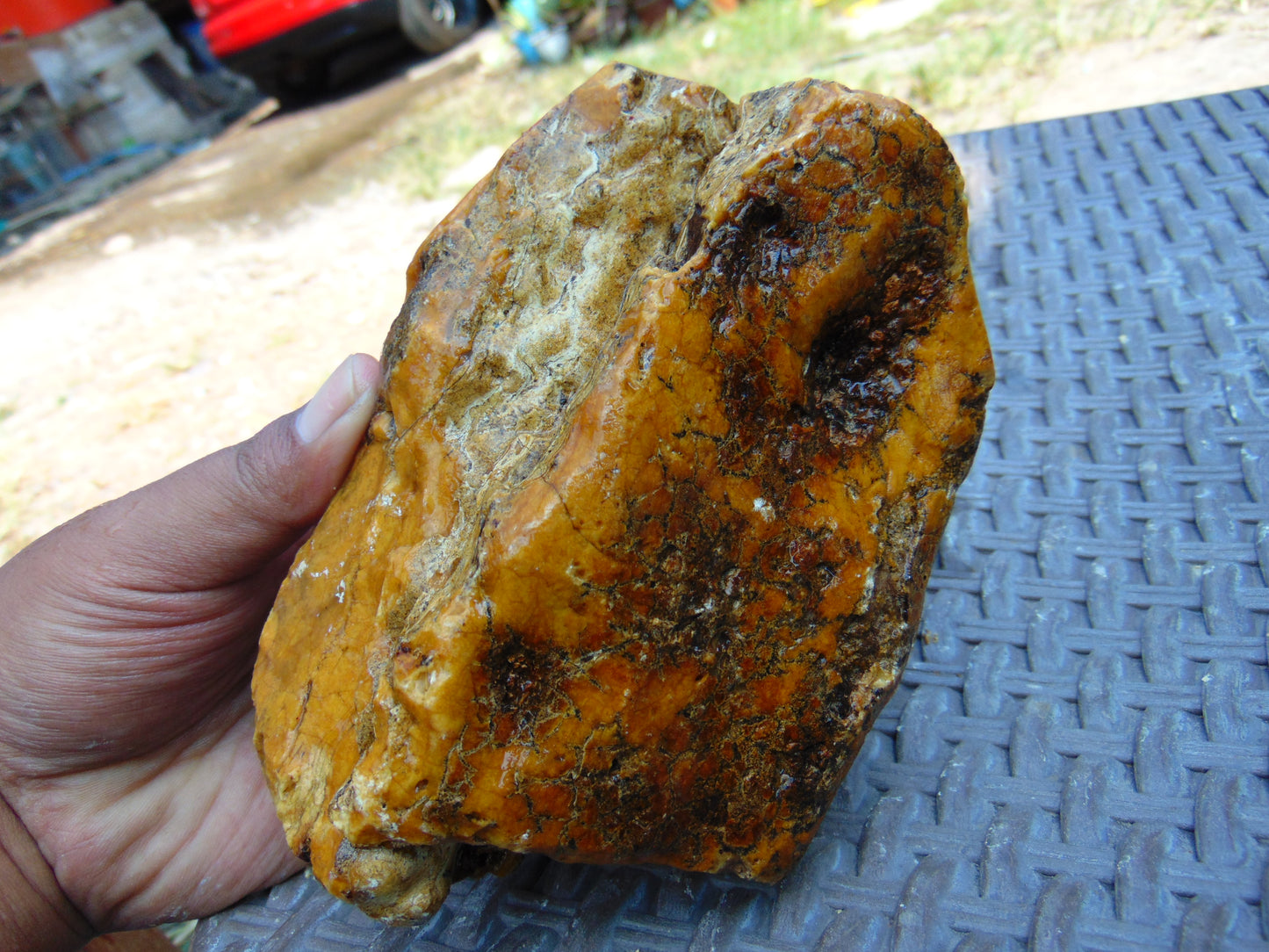 407 gram Polished Indonesia Yellow Aromatic Amber for Healing AY26M130