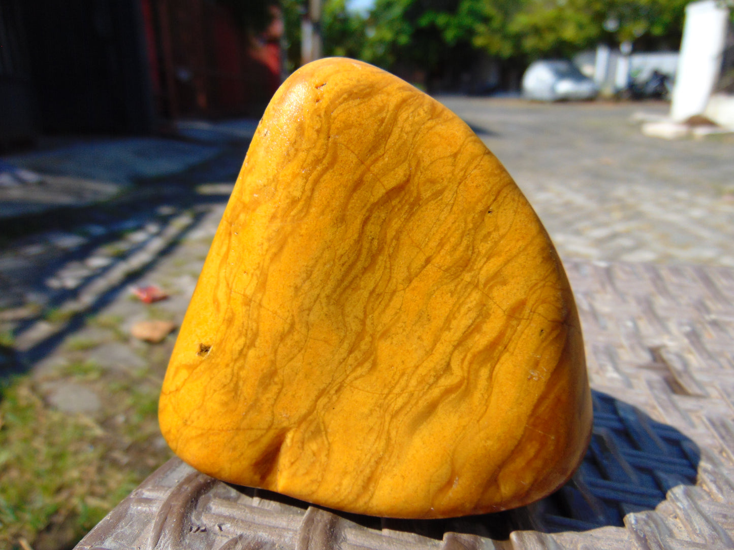 198 gram Polished Indonesia Yellow Fragrance Amber for Healing KM1