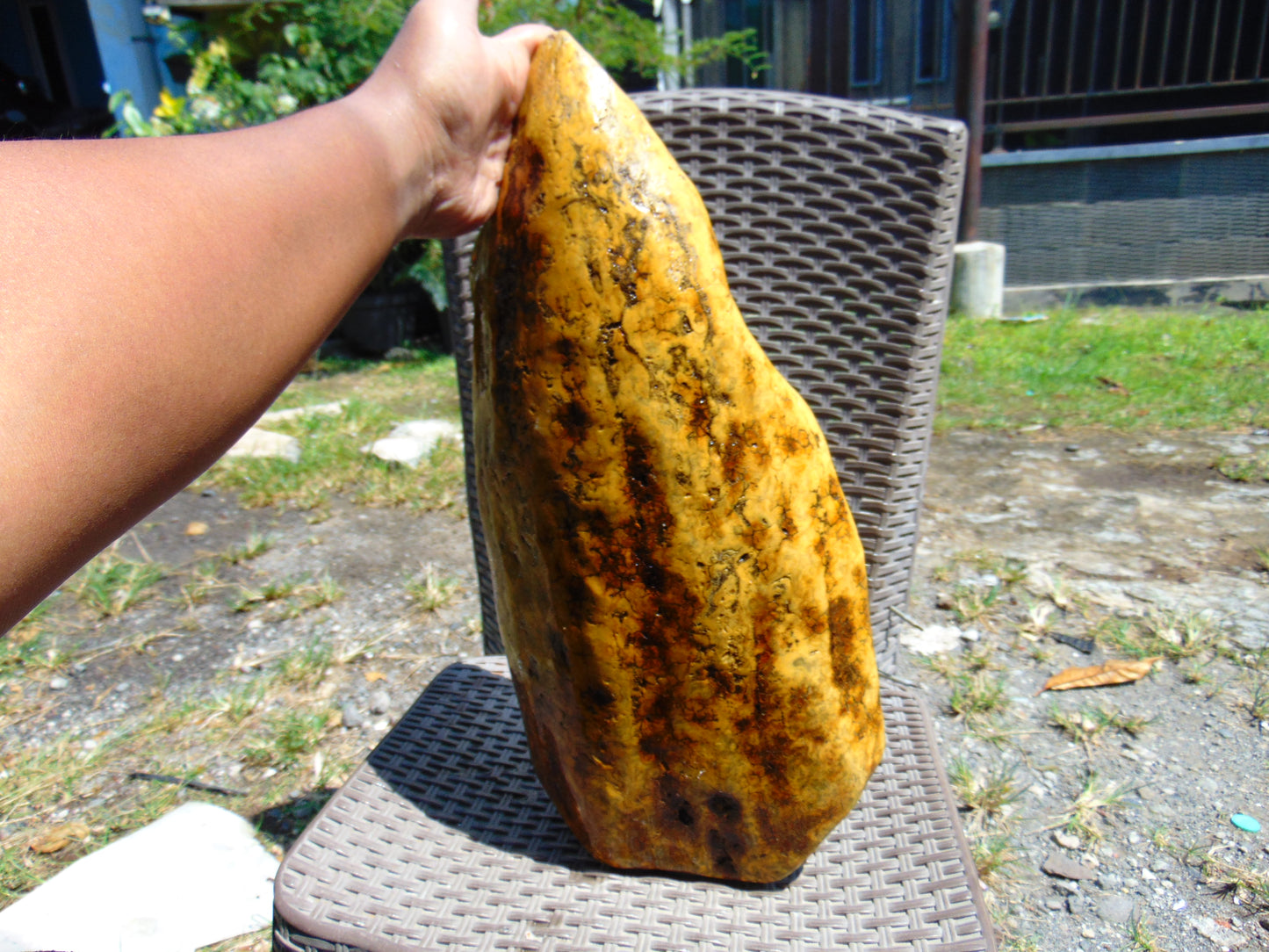 7606 gram Polished Indonesia Yellow Fragrance Amber for Healing K828