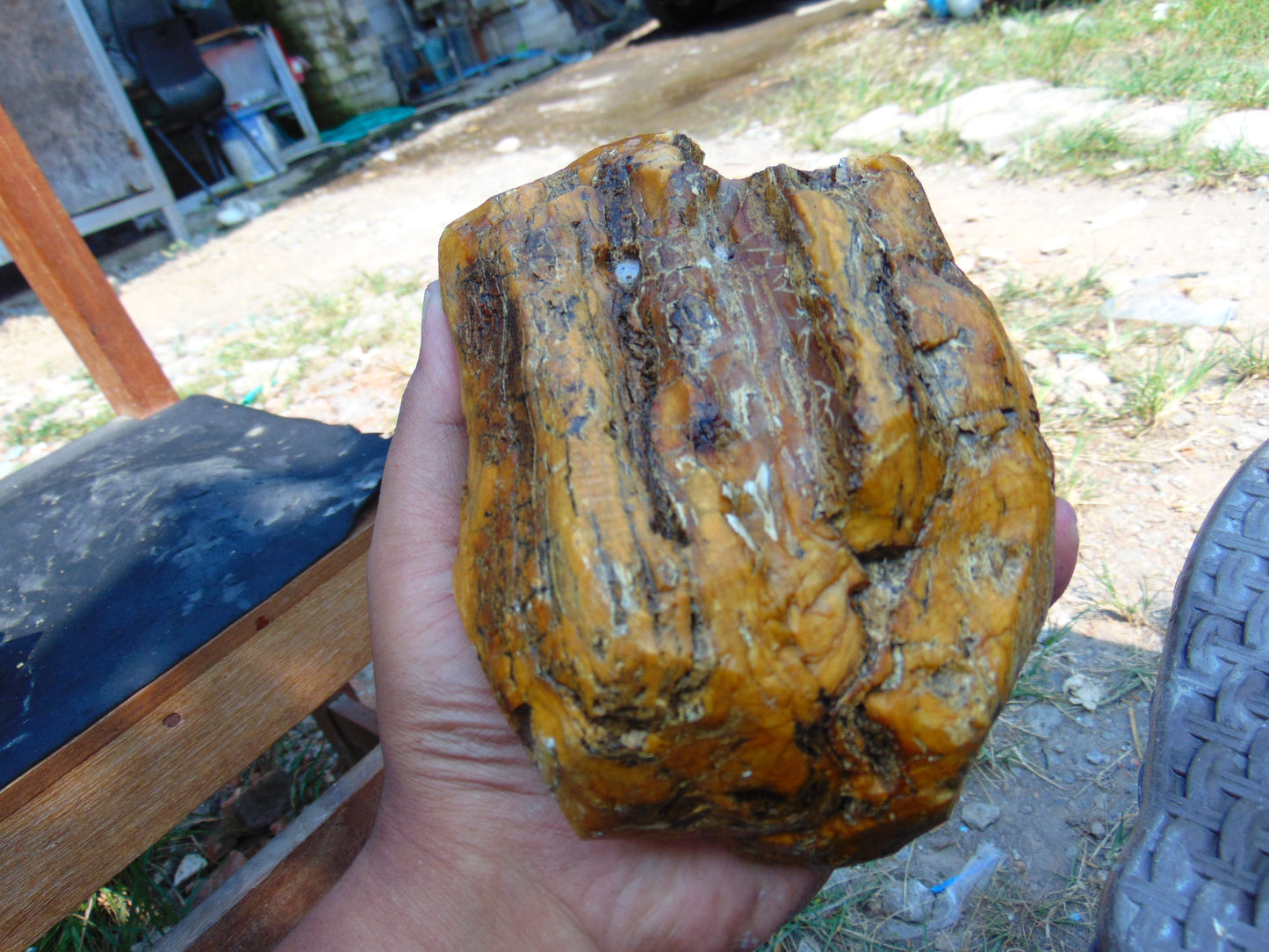 407 gram Polished Indonesia Yellow Aromatic Amber for Healing AY26M130