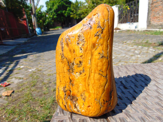 256 gram Polished Indonesia Yellow Fragrance Amber for Healing KM16