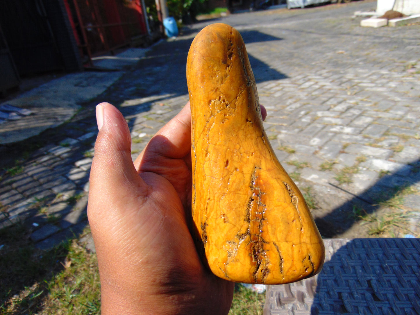 256 gram Polished Indonesia Yellow Fragrance Amber for Healing KM16