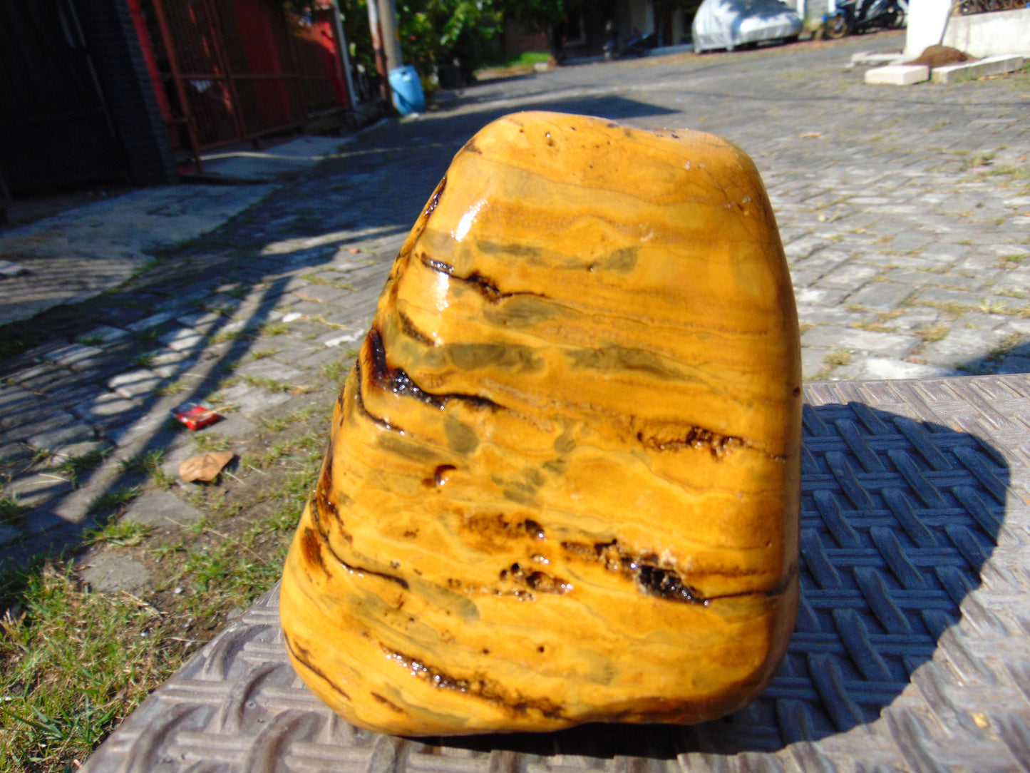 617 gram Polished Indonesia Yellow Fragrance Amber for Healing AYAR08