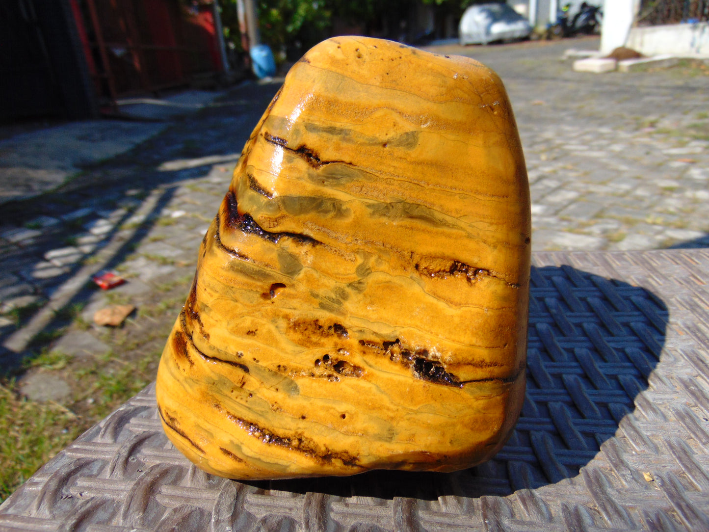 617 gram Polished Indonesia Yellow Fragrance Amber for Healing AYAR08