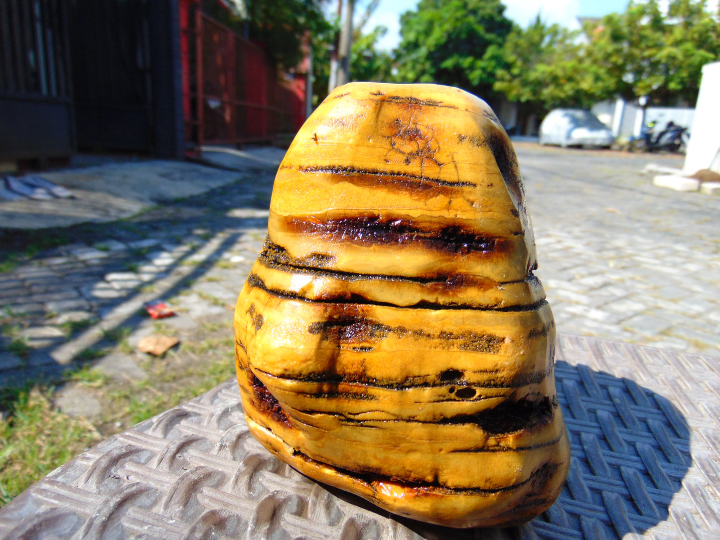 617 gram Polished Indonesia Yellow Fragrance Amber for Healing AYAR08