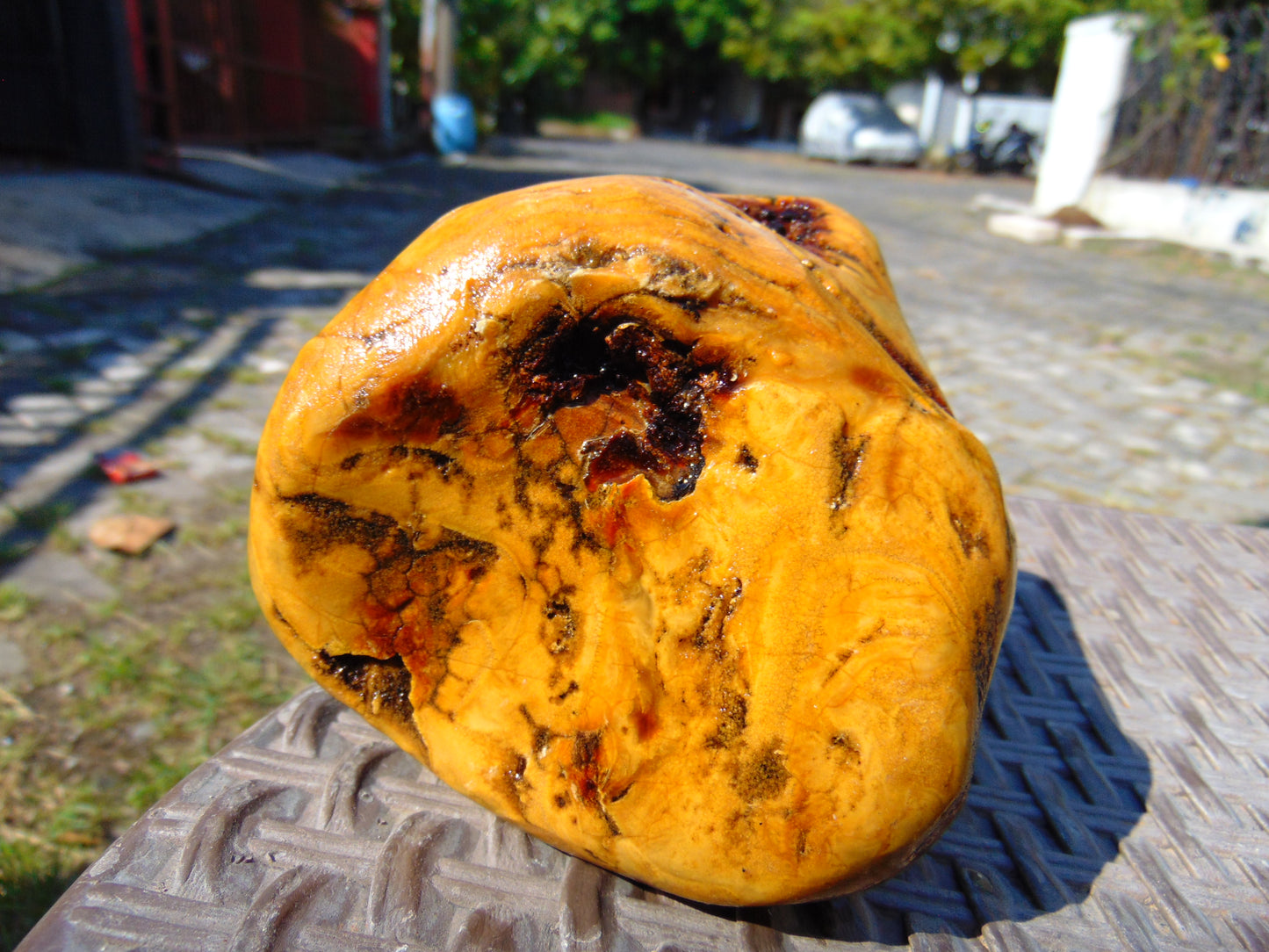 617 gram Polished Indonesia Yellow Fragrance Amber for Healing AYAR08