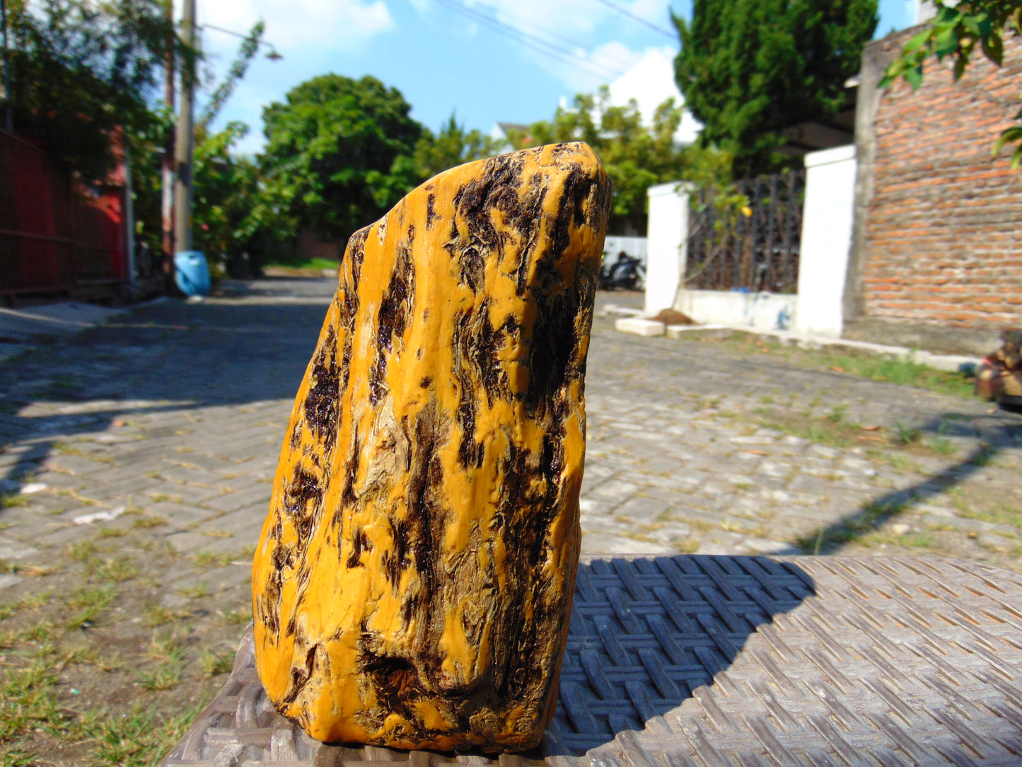 413 gram Polished Indonesia Yellow Fragrance Amber for Healing AYAR09