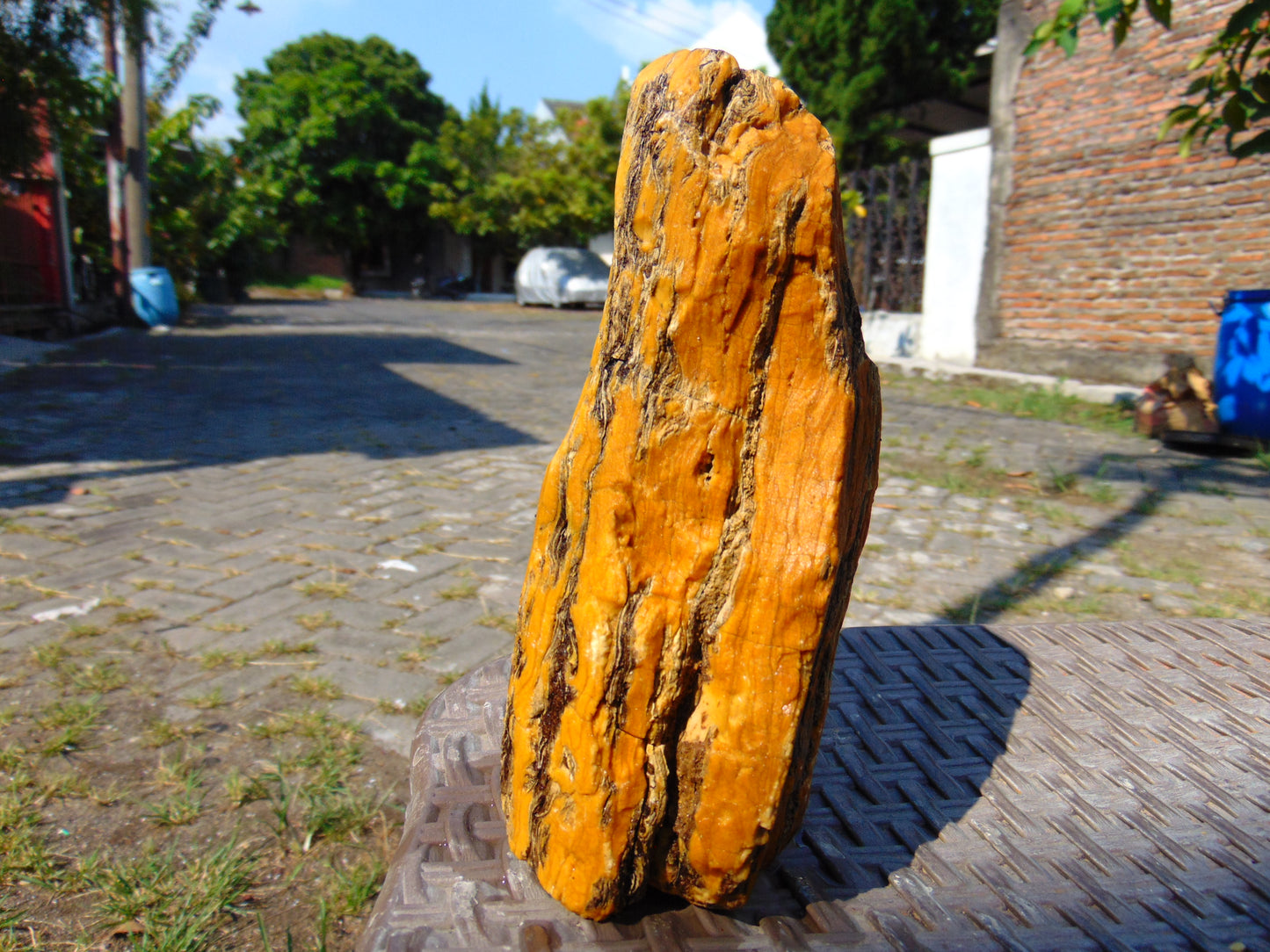 413 gram Polished Indonesia Yellow Fragrance Amber for Healing AYAR09