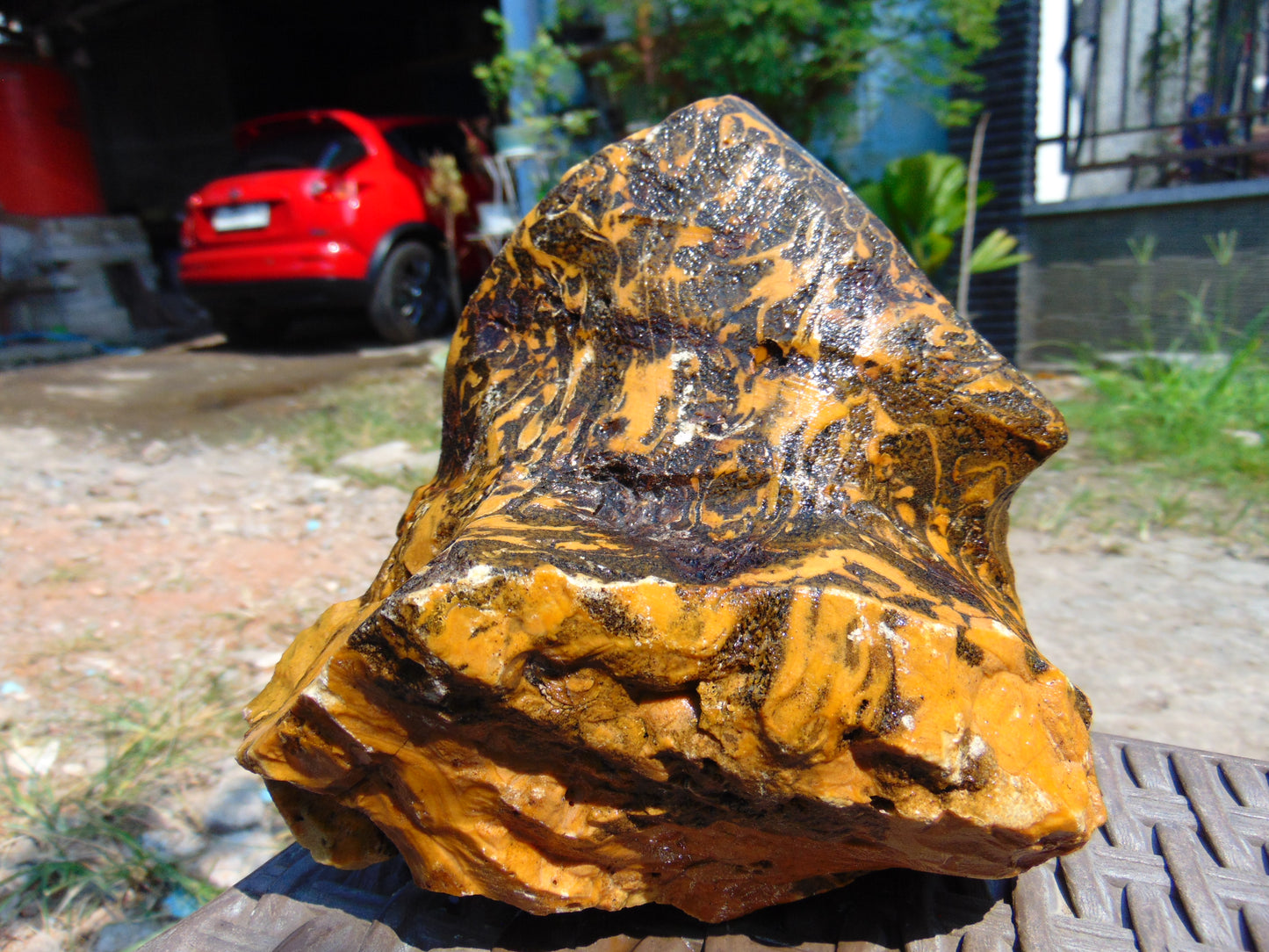 610 gram Polished Indonesia Yellow Aromatic Amber for Healing AY26M123