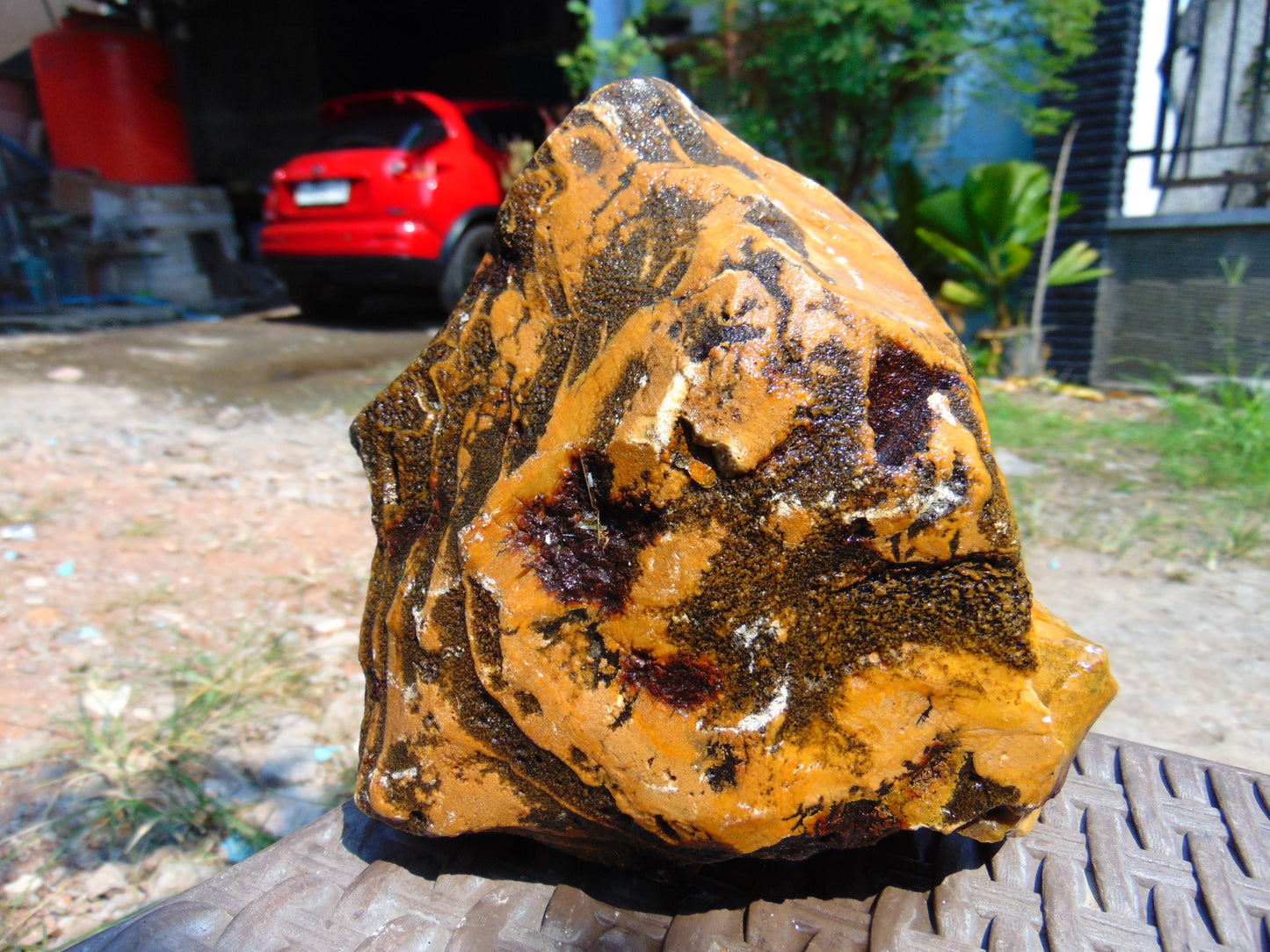 610 gram Polished Indonesia Yellow Aromatic Amber for Healing AY26M123